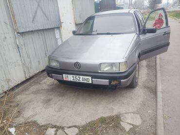 Volkswagen: Volkswagen Passat: 1990 г., 1.8 л, Механика, Бензин, Универсал