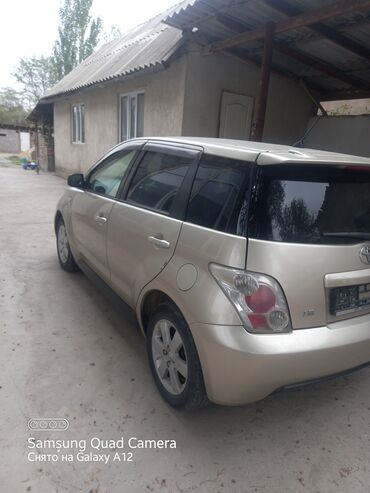 купить вольво грузовик бу: Toyota ist: 2003 г., 1.5 л, Автомат, Бензин, Хэтчбэк