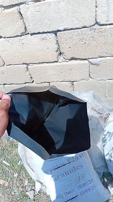 dəniz məhsulları satışı: Qara rəngli çoxqatlı folqa paketlər - Material: qalın, elastik — 3
