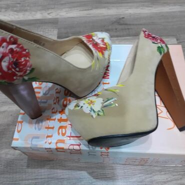 замшевые женские кеды: Размер: 36.5, цвет - Серебристый, Новый