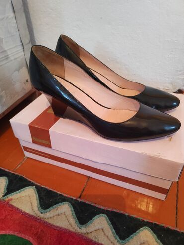 ботинки на платформе: Туфли Basconi, 37, цвет - Черный