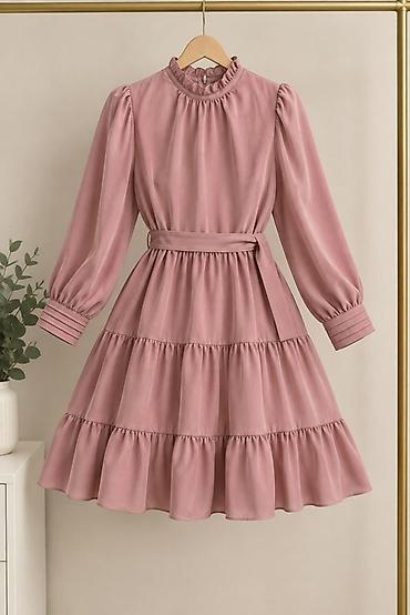 pull and bear: Qadın geyim kolleksiyası 1) Qara midi paltar – ağ krujeva detal - — 5
