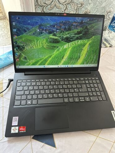 notebook: Ноутбук Lenovo v 15 Новый в отличном состоянии Сумка для ноутбука в