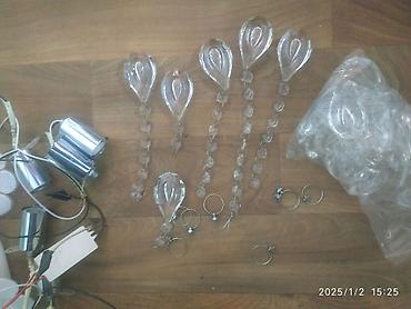 Аксессуары для осветительных приборов: Продаю подвесные плафоны белого цвета- 7шт,и висячие стеклянные — 2