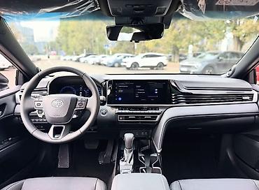 голльф 2: Toyota Camry: 2025 г., 2.5 л, Автомат, Бензин, Седан — 6