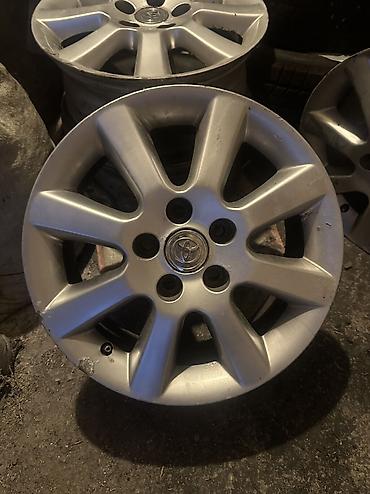 кубат: Литые Диски R 16 Toyota, Комплект, отверстий - 5, Б/у — 2