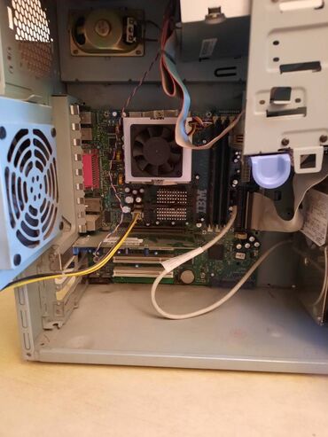 Desktop računari i radne stanice: Stari,retro IBM kompjuter,desktop racunar NetVista Nepoznato stanje — 7