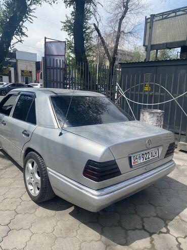 запчасть на мерс 814: Mercedes-Benz W124: 1993 г., 2.8 л, Механика, Бензин, Седан
