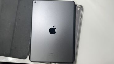 Планшеты: Планшет, Apple, память 32 ГБ, 10" - 11", Wi-Fi, Б/у, Классический