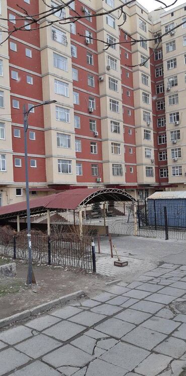 продаю 2х команатную квартиру в 7 мкр: 2 бөлмө, 62 кв. м, Элитка, 9 кабат, Евроремонт