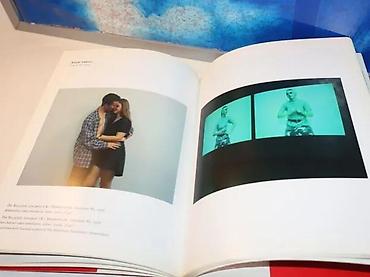 lepe devojke: Muzej stedelijk amsterdam na ušćumek povez 26 cmodlično očuvana knjiga — 3