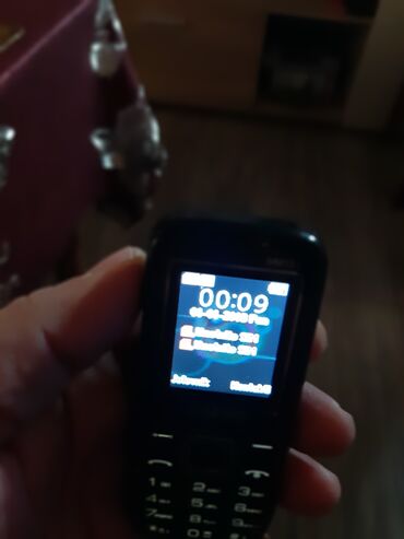 Ostali mobilni telefoni: Telefon Max Com ispravan telefon je na dve kartice i memorijska — 4