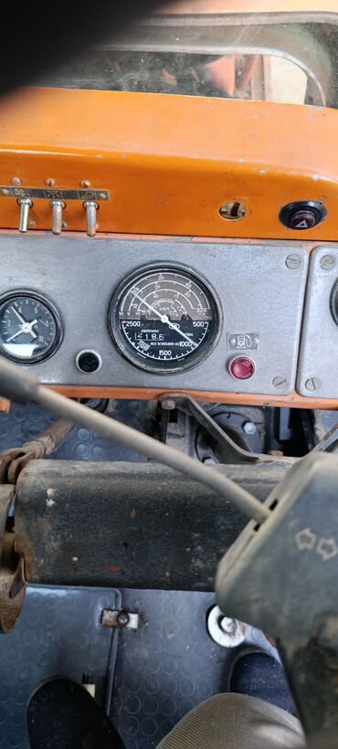 Traktorlar: Traktor Belarus (MTZ) T150, 1992 il, 150 at gücü, motor 1 l, İşlənmiş — 7