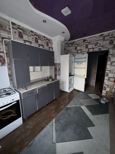 рядом с аламединским рынком: 3 комнаты, 65 м², 105 серия, 1 этаж, Евроремонт