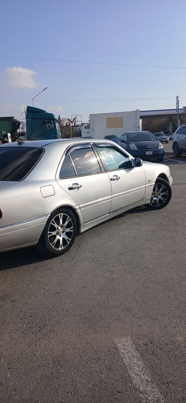 Mercedes-Benz: Mercedes-Benz C-Class (W202) sedan - Kuzov: 4 qapılı sedan, gümüşü — 15