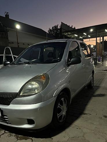 coroll: Toyota Yaris Verso: 2000 г., 1.5 л, Бензин, Минивэн — 7