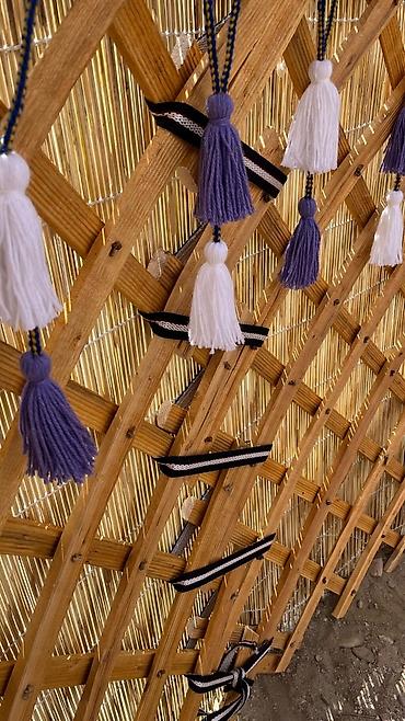 Изготовление юрт: Традиционная юрта с прочным деревянным каркасом и войлочным покрытием — 7