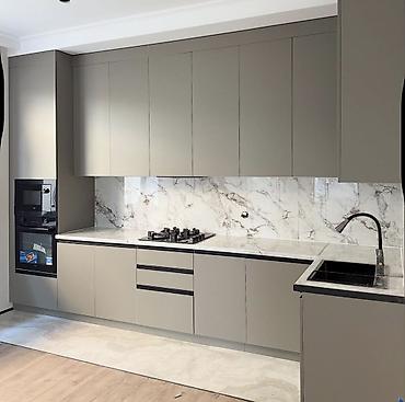 silver kitchen: Кухонный гарнитур в современном минималистичном стиле (угловая — 2