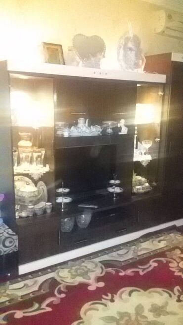 Uzunmüddətli kirayə mənzillər: 4-cu mkr dairəsində, 9 mertebeli binanin 3-cu mertebesində,1 otaqdan — 9