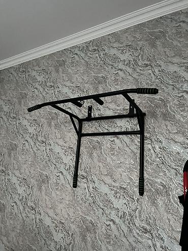 dəmir dirəy: Divara quraşdırılan turnik - Material: möhkəm metal konstruksiya - — 2