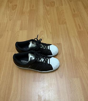 Məhsul: Adidas krasofka 39 razmer yaxşı vezyətdədi