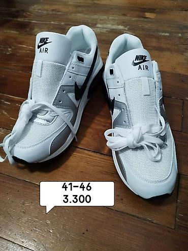 Patike: Nike patike brojevi i cena ispisana na slikama — 9