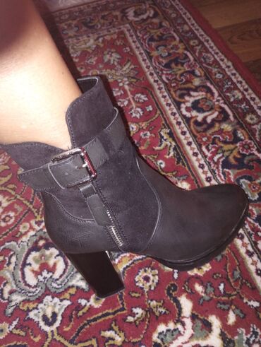 kožne gležnjače: Ankle boots, 37