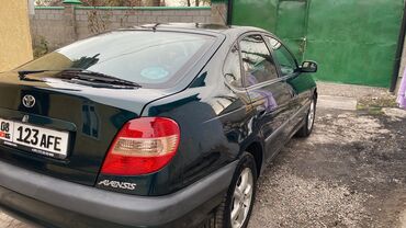 Toyota: Toyota Avensis: 2000 г., 1.8 л, Механика, Бензин, Хэтчбэк