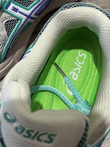 красовки asics: Кроссовки для бега и повседневной активности
 На размер 42 — 3