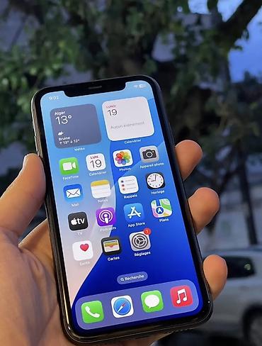 iphone usb: IPhone 11, 128 GB, Qara, Zəmanət, Kredit, Simsiz şarj — 6