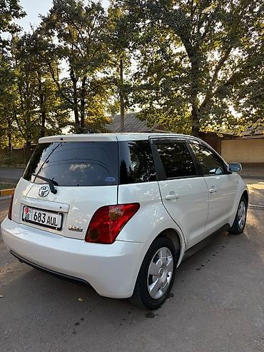Toyota: Toyota Ist: 2003 г., 1.5 л, Автомат, Бензин, Хэтчбэк — 2