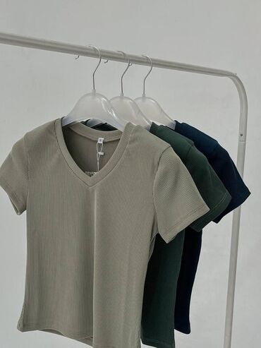футболка женские: Топ, Кроп, Made in KG, M (EU 38), One size