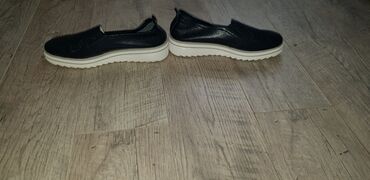 Oksfordice: Oksfordice, Emelie Strandberg, 39 — 10