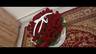 букет мама: Подарочная композиция «Красные розы в корзине» - Большая плетёная — 2