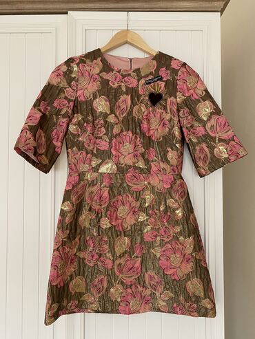 2828 elan: Dolce Gabbana paltar🌸 1defe geyinilib