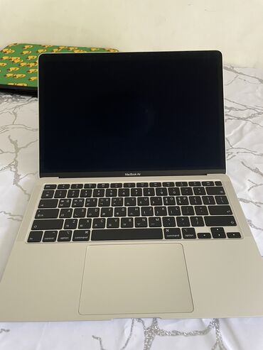 ноутбук macbook: Apple, 8 ГБ ОЗУ, Intel Core i3, Б/у