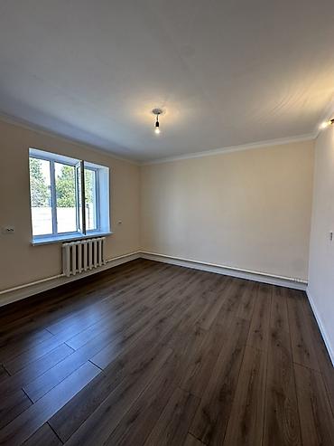 Продажа коттеджей и домов: 📍В центре Сокулука продаётся дом на участке 17,5 соток. 🏡Дом состоит — 6