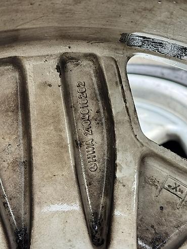 2354018: Комплект из 4 легкосплавных дисков AMG Monoblock (оригинал ) с шинами — 4