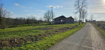 Kuće na prodaju: Seosko domacinstvo Opis oglasa Na prodaju seosko domacinstvo u selu — 11