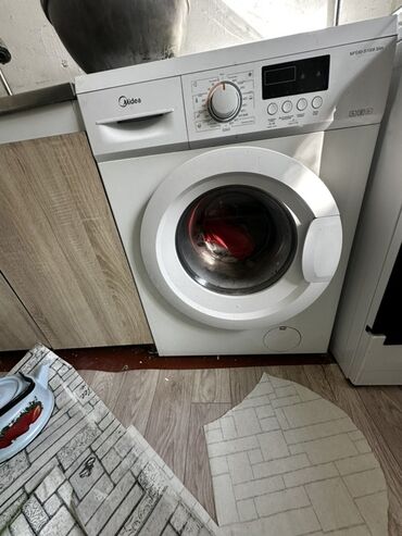 кофемашина со встроенным капучинатором: Стиральная машина Midea, Автомат, Узкая