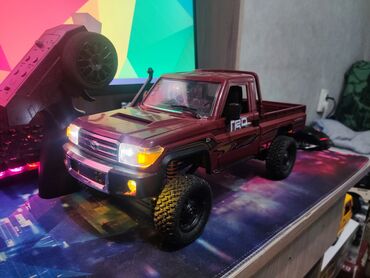 Другие товары для детей: Продам RC Toyota Land Cruiser – внедорожный зверь! Полный привод