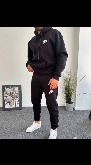 tech fleece nike komplet: Muške trenerke M,L,XL,XXL veličine deblji materijal 4000 din
pb