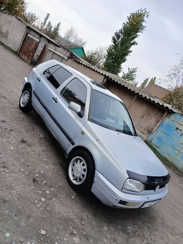 Volkswagen: Volkswagen Golf: 1992 г., 1.8 л, Механика, Бензин, Хэтчбэк