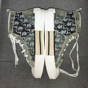 Women's Sneakers and athletic shoes: 37.5 na lalafo.rs — 19 Women's Sneakers and athletic shoes: 37.5 — 19