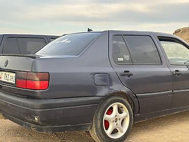 дэу матиз 1: Volkswagen Vento: 1992 г., 1.8 л, Кол менен иштөөчү, Бензин, Седан — 2