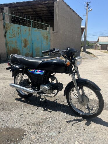 Скутеры: Классический мотоцикл Honda, Бензин