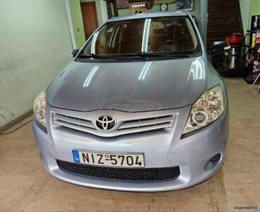 Οχήματα: Toyota Auris: 1.4 l. | 2011 έ. Χάτσμπακ