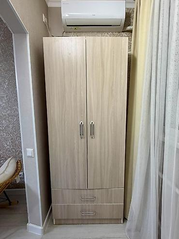 standing mirror: Шкаф-купе распашной из ЛДСП в оттенке «дуб сонома». - Конструкция — 1