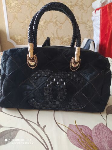 сумка новый: Продаю очень красивую новую женскую сумочку под бренд основа