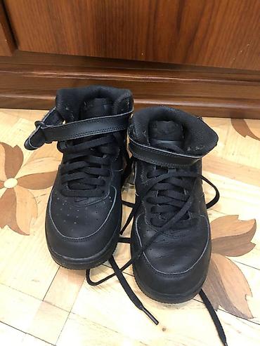 nike hyperko: Original Nike qara rəngli uşaq/yeniyetmə idman ayaqqabısı (high-top) — 1